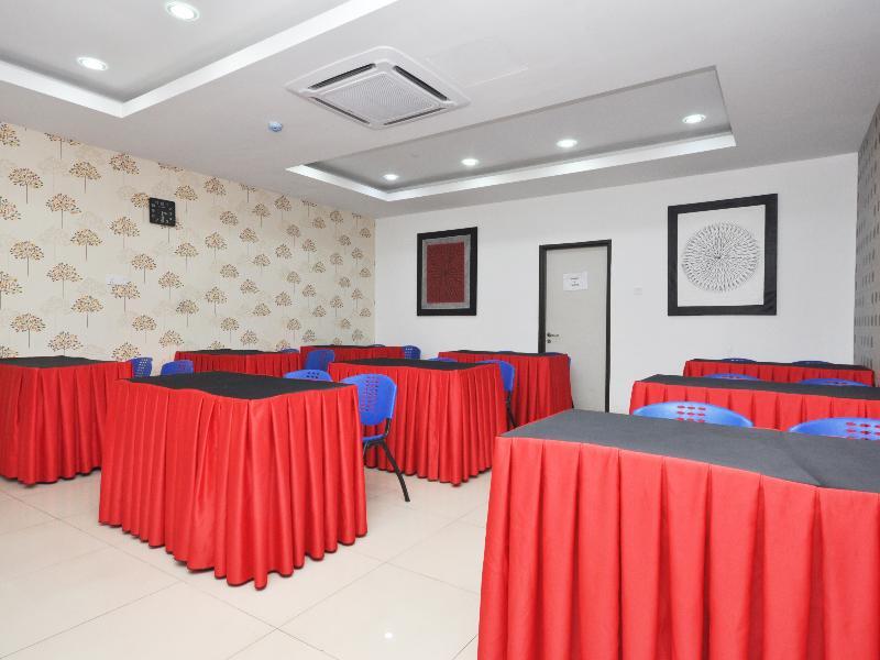 Ada Hotel & Apartment Куала-Тренгану Экстерьер фото