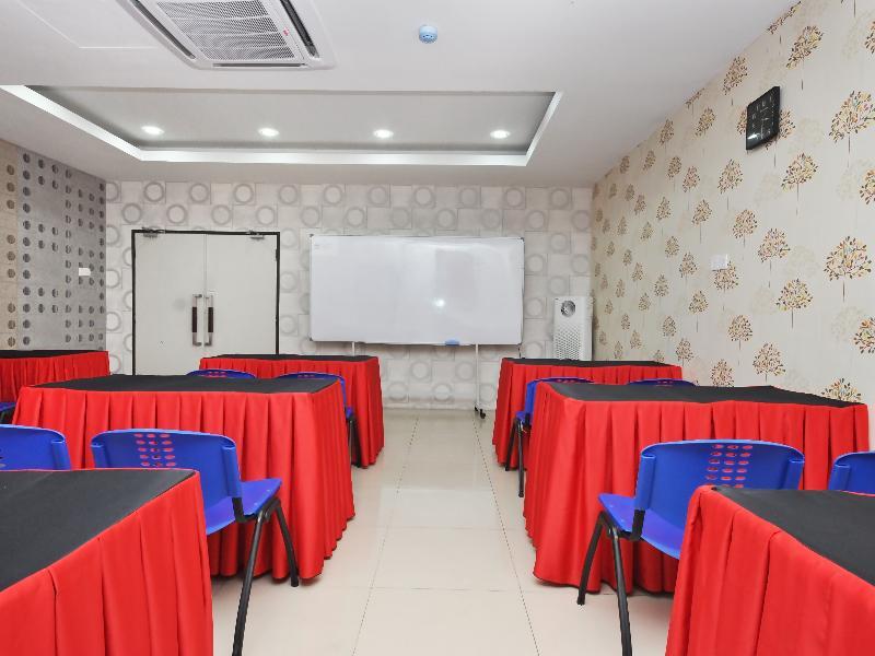 Ada Hotel & Apartment Куала-Тренгану Экстерьер фото
