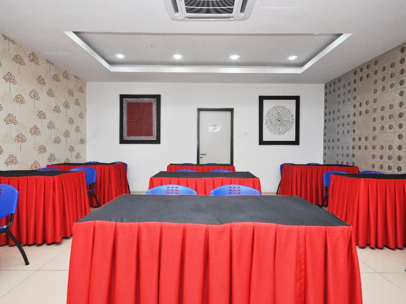 Ada Hotel & Apartment Куала-Тренгану Экстерьер фото